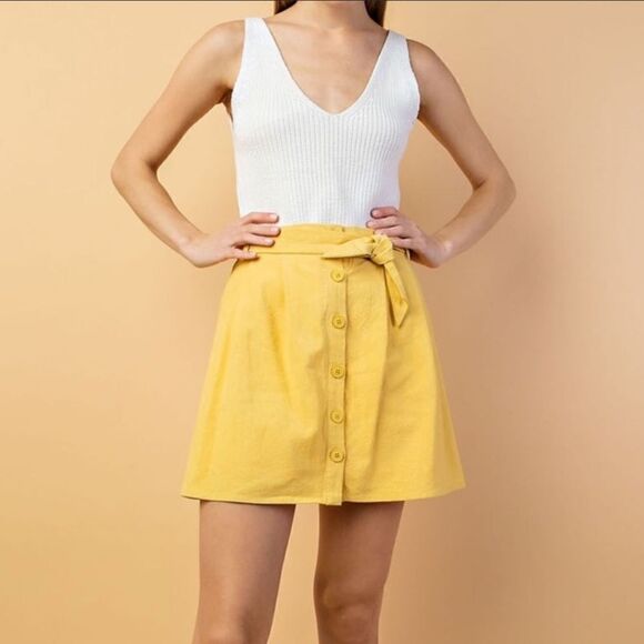 Le Lis Paper Bag Waist Skirt - Picture 1 of 4